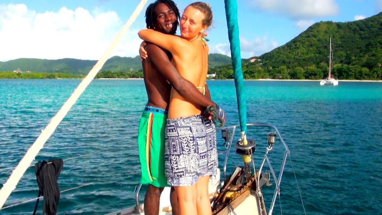 Sail with us from GRENADA to the island of CARRIACOU in the CARIBBEAN!
