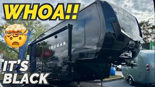 An all BLACK fifth wheel RV? That's DIFFERENT! 2024 Keystone Cougar 260MLE