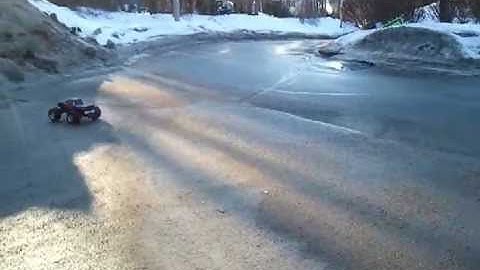 Traxxas T-Maxx 3.3 with reverse gear