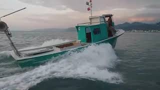 Yarış 180hp Perkins VS 27hp Mitsubishi WOWW Resimi