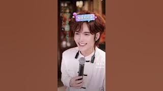 Wu Zhigang covers 你到底有没有爱过我，Ni daodi youmeiyou ai guo wo, Have you ever loved me?