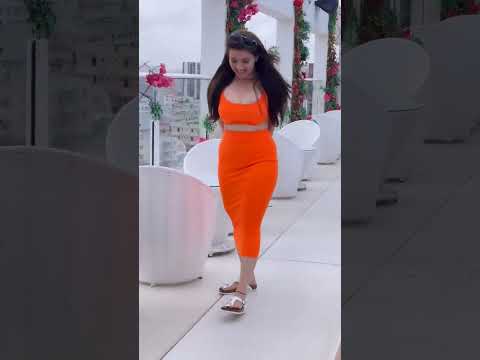 Beautiful Hot Girl #attractivegirl #beautiful #beautifulgirl #shortsvideo #pooja #poojajanrao #fitgi