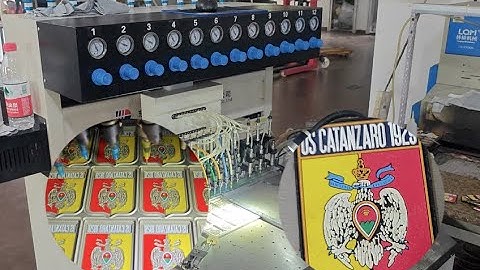 silicon dispensing machine 12 colors pvc dispensing machine making soft rubber micro-injection label