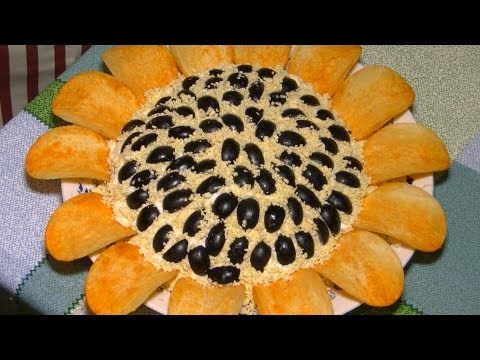 Видео рецепт Салат "Подсолнух" с чипсами