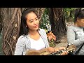 kumpulan melodi jalana dari yanti si pengamen jalanan cantik mempesona kumpulan melodi jalana dari yanti si pengamen jalanan cantik mempesona