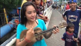 kumpulan melodi jalana dari yanti si pengamen jalanan cantik mempesona