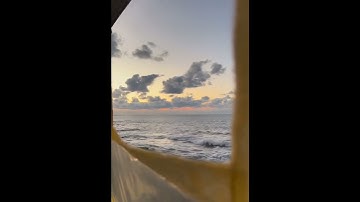 أَفسحوا لـ سورة الكهف وقتاً في يومكم .. فـ هي نورٌ مابين الجمعتين .♡