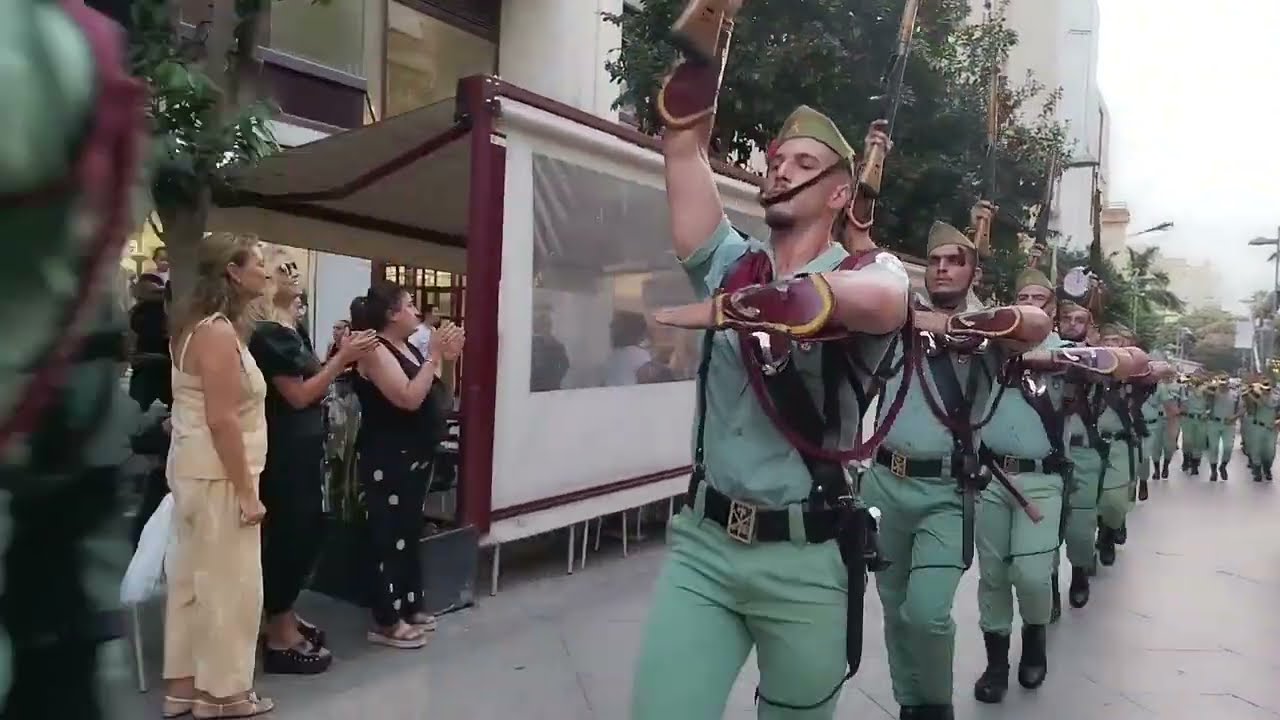 👉 ¡Así Desfilan los Legionarios de Ceuta por España por la Patria y por Melilla!