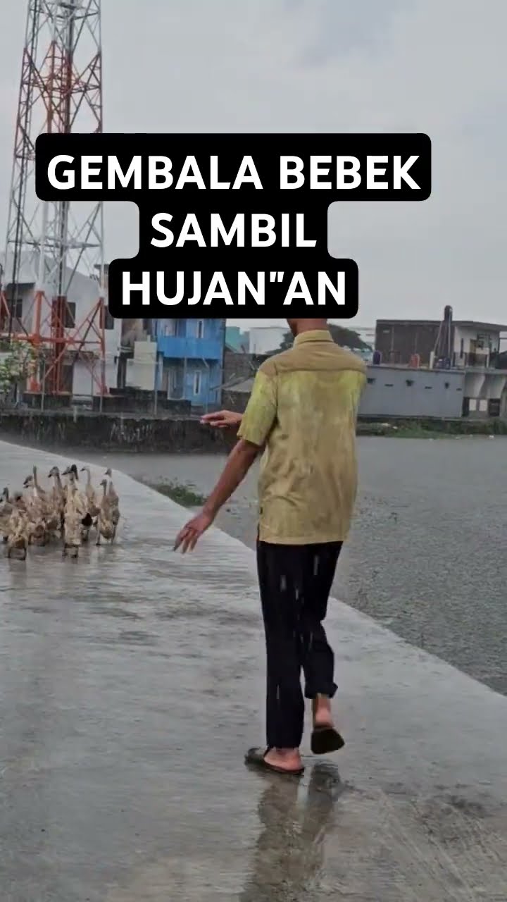 Nganggon Meryy Kehujanan