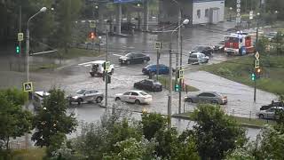 Потоп на ул. Ген. Попова в Калуге. Ливень