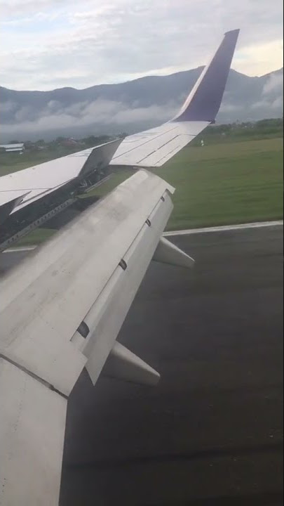 Story Naik Pesawat Mendarat
