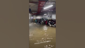 Thác nước tại hầm hầm gửi xe của một chung cư tại Hà Nội