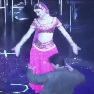 Amir khan and Aishwarya rai bachan dancing on DDLJ song tujhe dekha to ye jana sanam