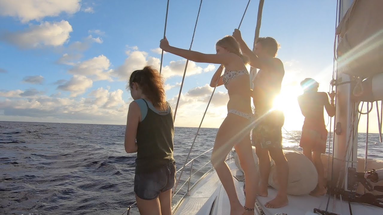 Galapagos to Tahiti, steering emergency, 3000 miles Vlog 70