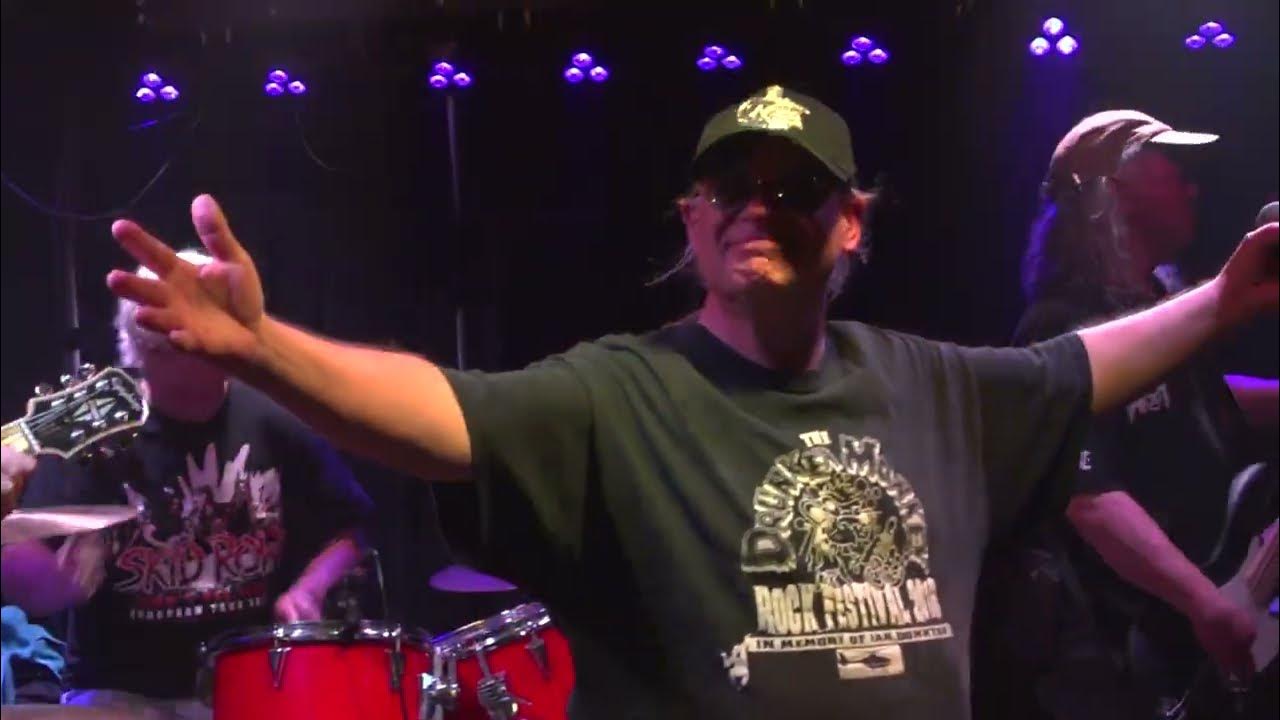 ozzy osbourne symptom of the universe live