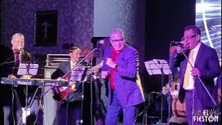 Micharem, The Classic Band, acompañando a Henry García en vivo