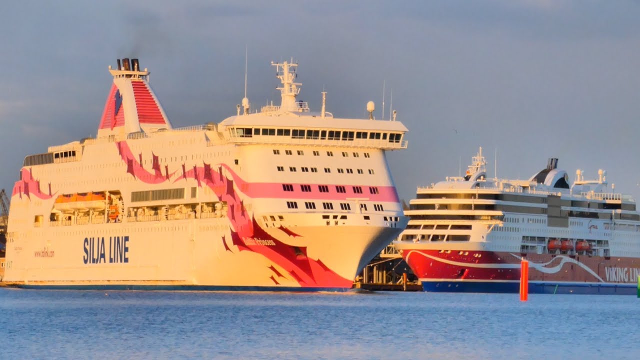 Baltic Princess leaves Turku while Viking Grace stands at dock | M/S Baltic Princess & Viking Grace