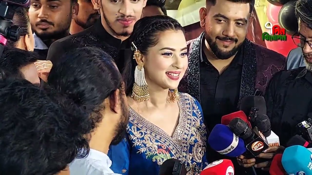 চিত্রনায়িকা বুবলি চলে এসেছেন বসুন্ধরা সিটি শপিং মল !