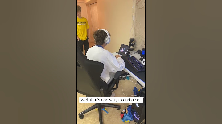 That’s one way to end a call 📞 #shorts #comedy #comedyvideo #subscribe