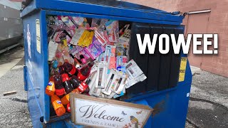 Dumpster Diving Thousands in Makeup, Soda, Decorative Signs, Food + The Critter Cam