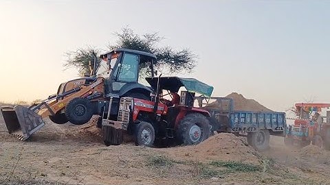 New CASE 770 EX Loading Mud in Massey Ferguson 1035 DI Mahindra 475 stuck in mud | ट्रैक्टर फस गया