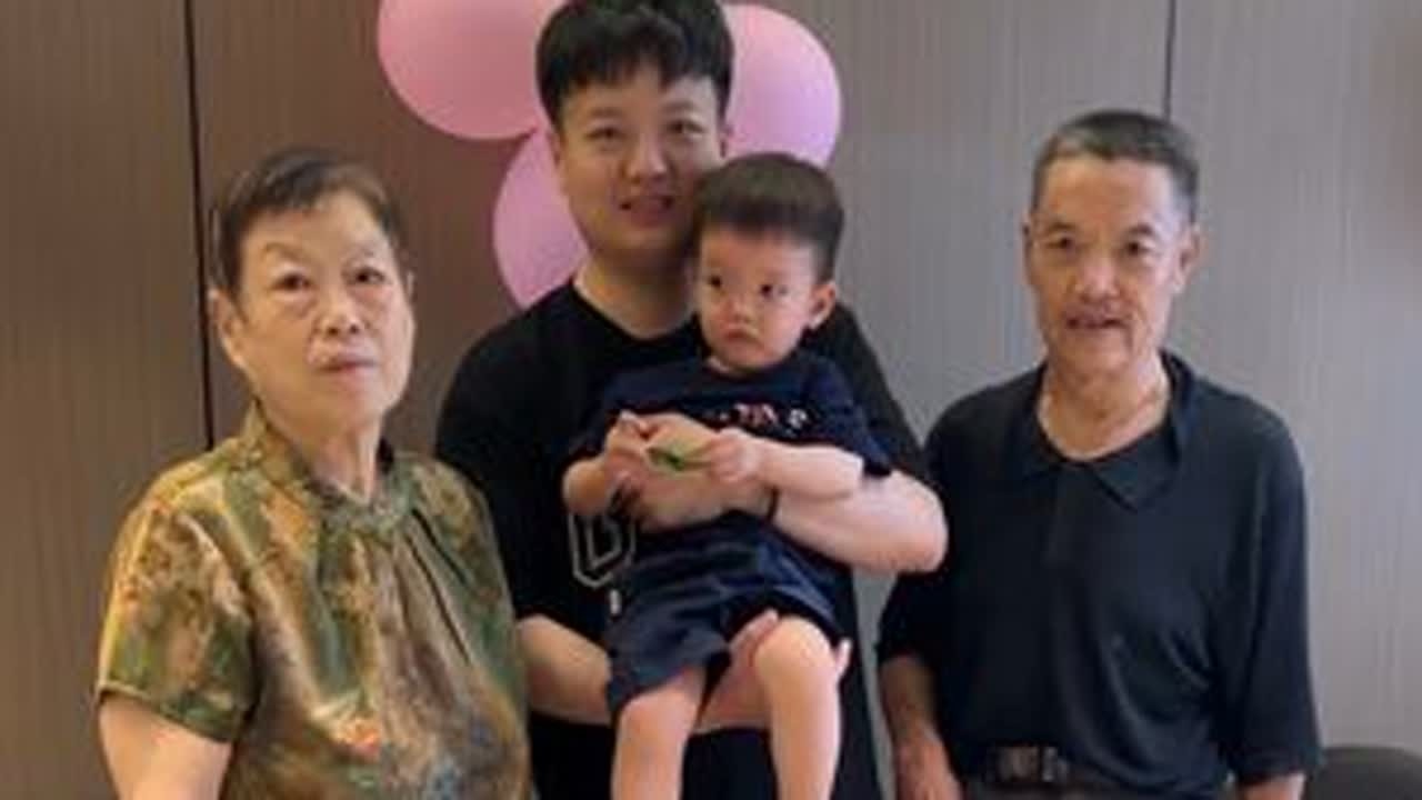 拖了好几天终于剪出来啦 记录两岁生日这天🎂#日常生活 #纪录美好生活 #生日快乐 #幸福生活