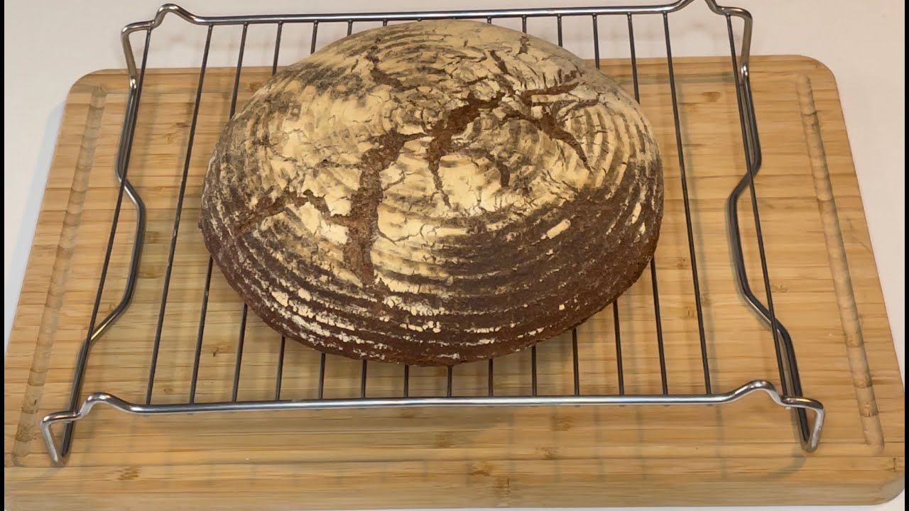 Roggenmischbrot mit Sauerteig - selbst gezogen!