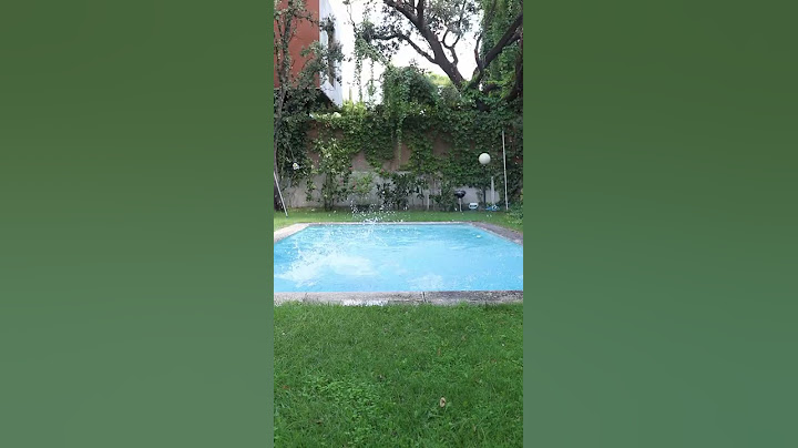 Aprendiendo Backflip en la piscina