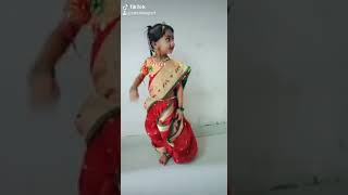 Govya chya kinaraila-piu dance