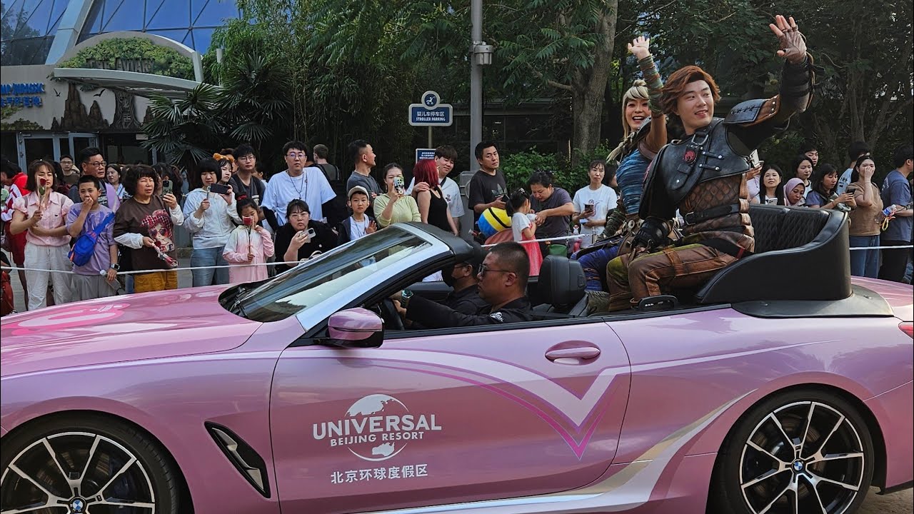 KARNAVAL UNIVERSAL STUDIOS BEIJING