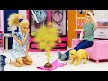 Ken não consegue limpar a casa! Vídeo com a boneca Barbie para meninas em português