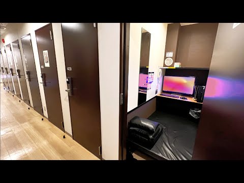 Staying at Japan's Private CAPSULE Room | Net Cafe Kaikatsu