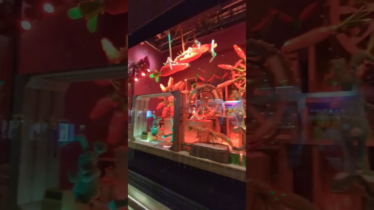 24 Rue de Sèvres 🇨🇵Paris 7e Noël 2025 au Grand Magasin "Le Bon Marché" Vitrines et intérieur🎄🎁🎀🧑‍🎄💫🙏