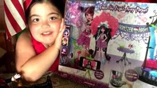 Monster High Dance the Fright Away Playset Review by Mchalie and Special Guest