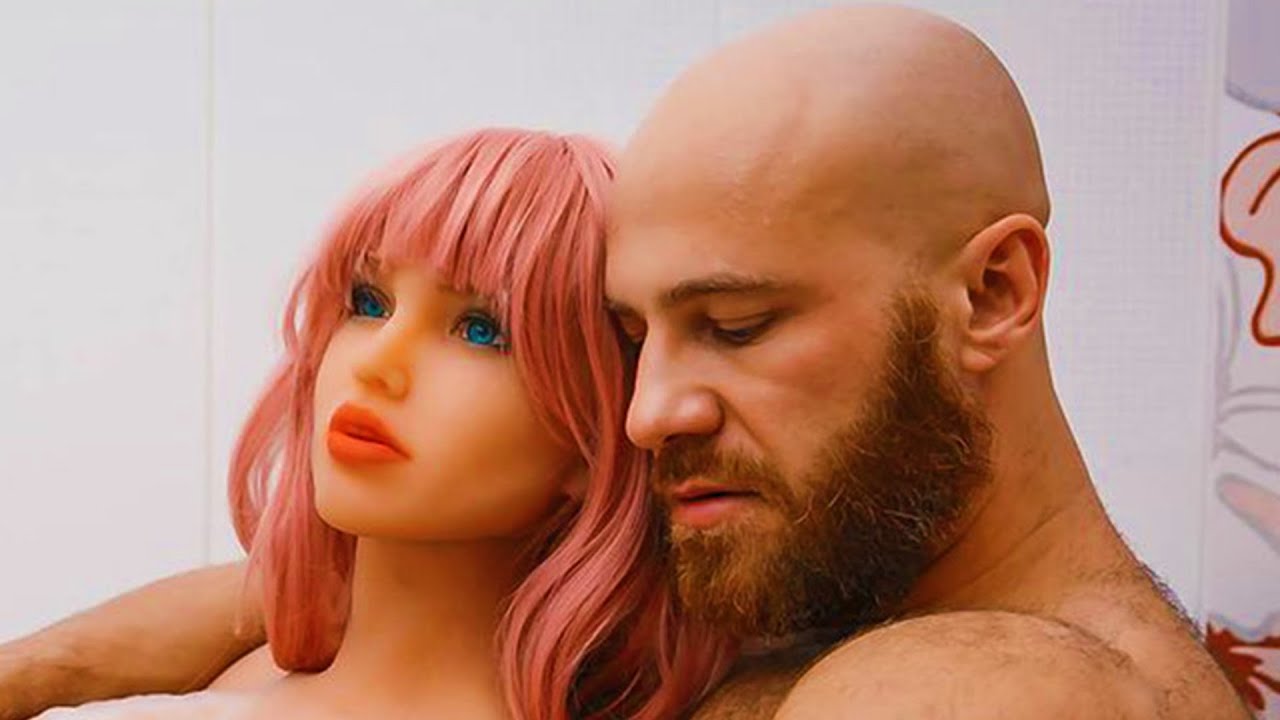 guy marries sex doll Man marries a doll; has family : r/WTF