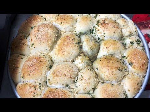 Easy Pull-Apart Garlic Bread