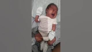 Bayi ngulet sampe merah