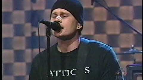 Blink 182 - "Last Date" [Conan 11/29/01]