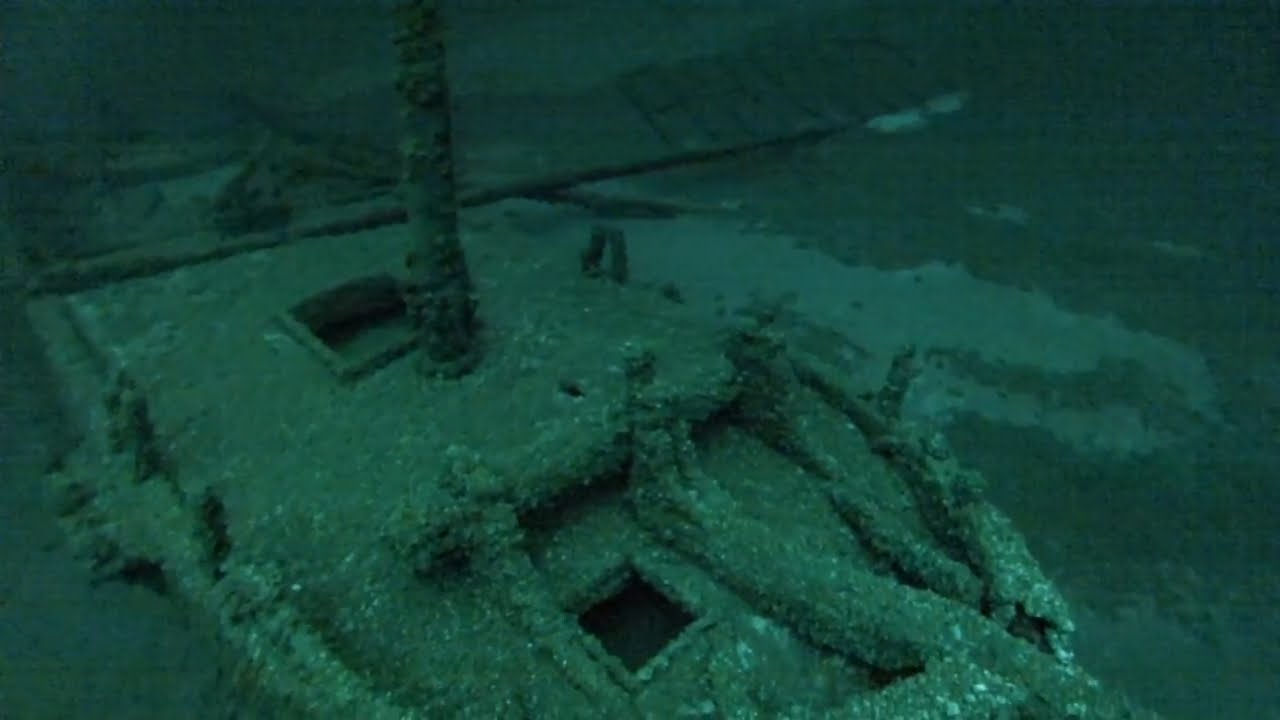 Retirees find old shipwreck in the Great Lakes - YouTube