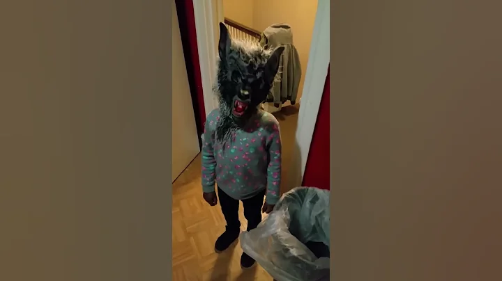 My wife lil cousin hollow ing like a wolf
