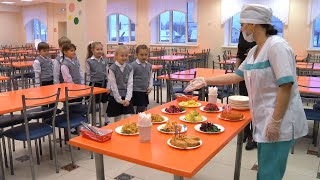 Для учащихся школы в Тамбовской области устроили дегустацию блюд здорового питания