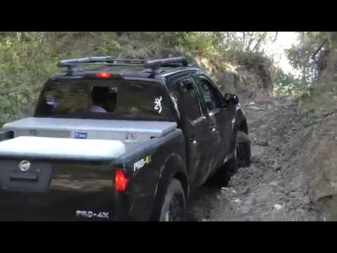 up-hammer-hill,-nissan-frontier-pro-4x,-off-road-4x4-low-with-locker