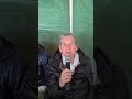 Babcia Janina śpiewa piosenkę