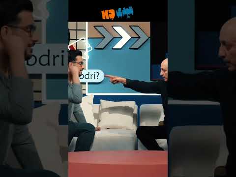 سنگ کاغذ قیچی بازی کردن امیرحسین قیاسی با مهمان برنامه 