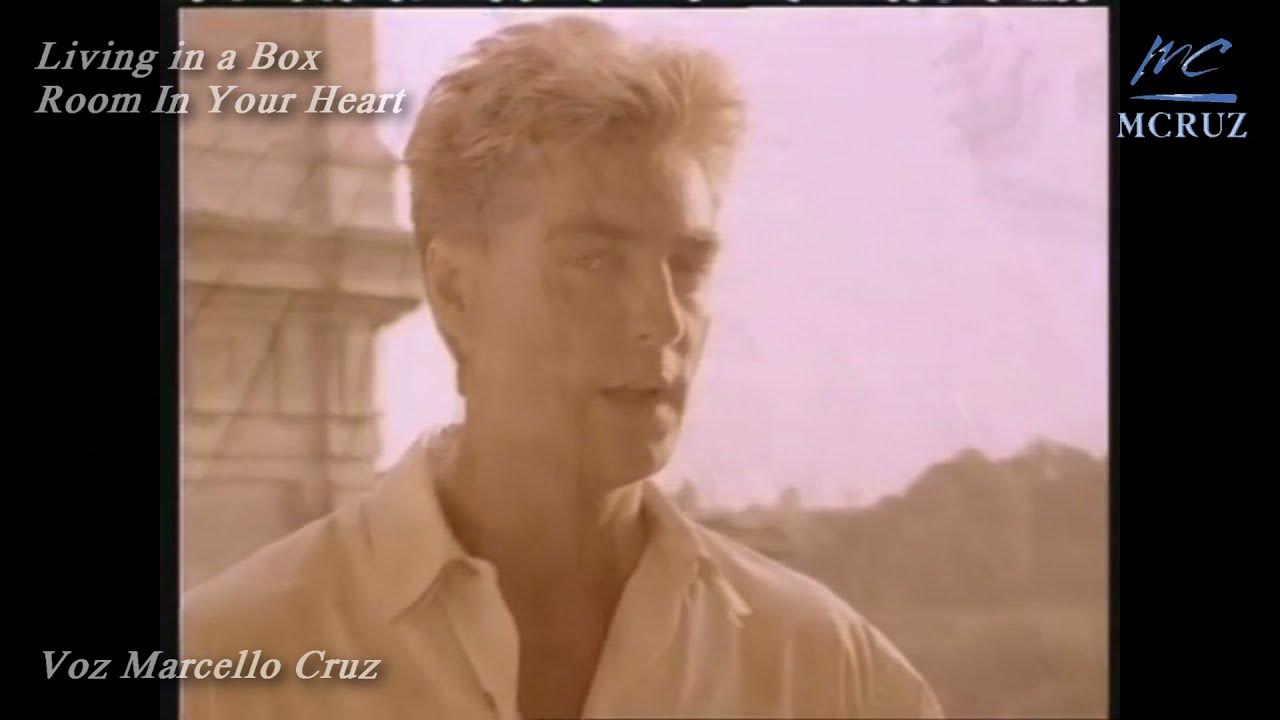 Living in a Box Room In Your Heart Tradução Voz Marcello Cruz YouTube