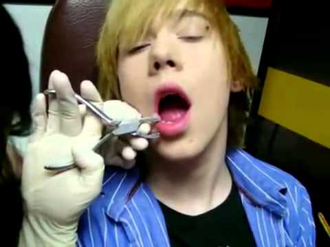 Dudak piercing nasıl yapılır - YouTube