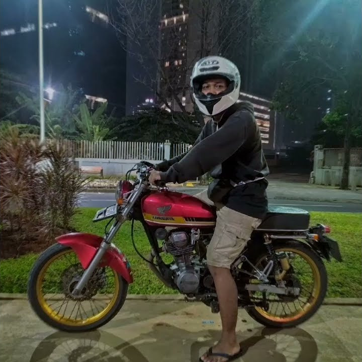 Story WA CB 100