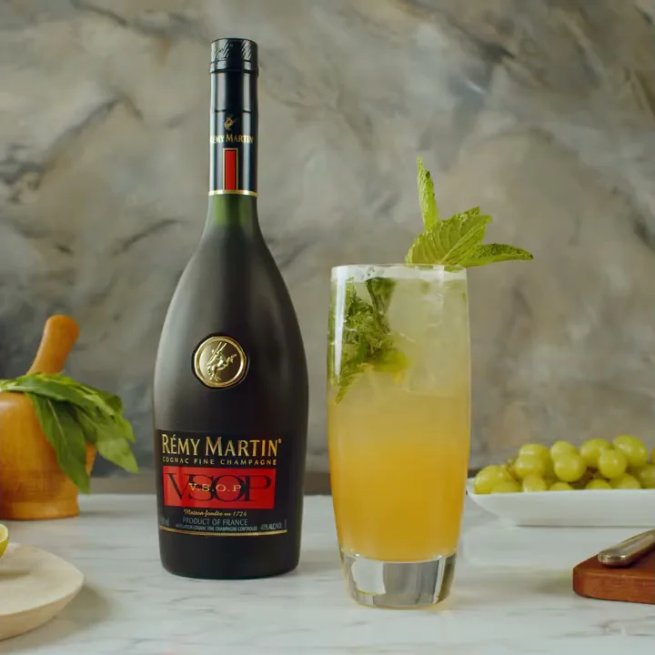 How to make a Remy Martin French Mojito Cocktail |...