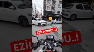KADIN ARABA ÖNÜNDE EZİLİYORDU😱😱 #kaza #motovlog #motorcu ...