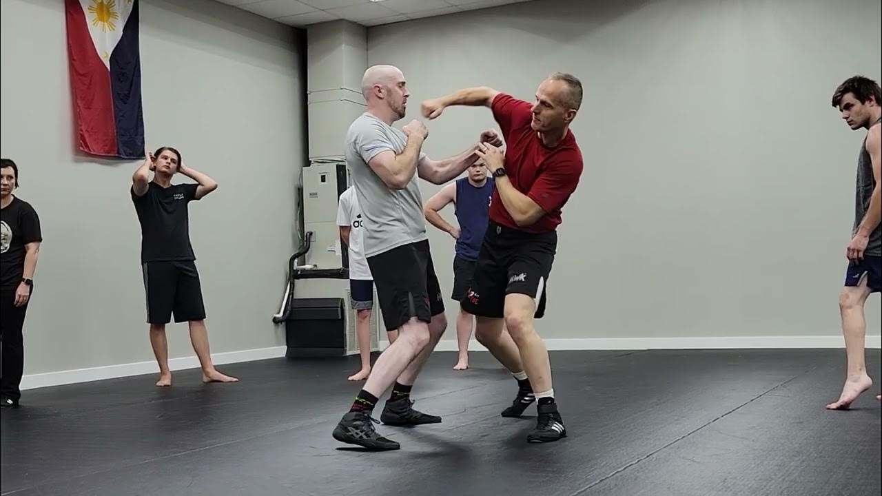 HOW TO handle a FAST and AGRESSIVE opponent (Kickboxing Footwork) YouTube